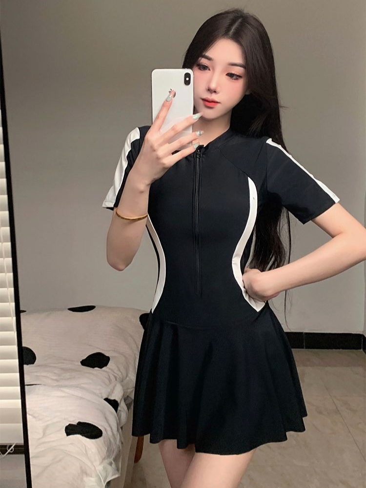 2026 New Women's Modest One Pi - Spa & Wellness Jura Resort Centre De Loisirs Des Franches Montagnes 评论和价格