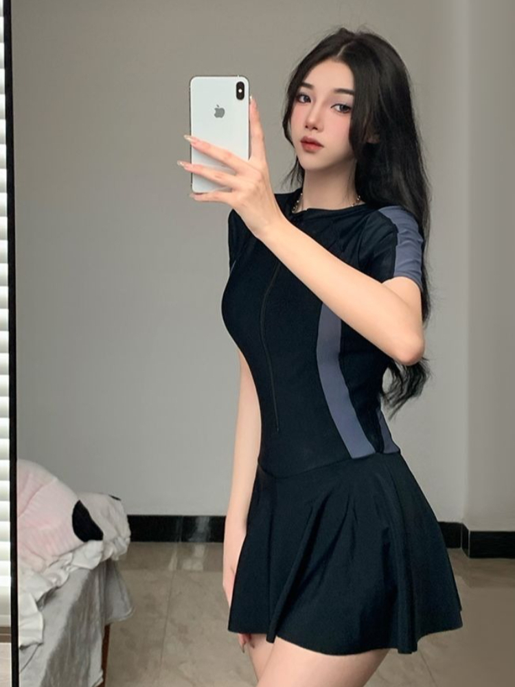 2026 New Women's Modest One Pi - Spa & Wellness Jura Resort Centre De Loisirs Des Franches Montagnes 评论和价格